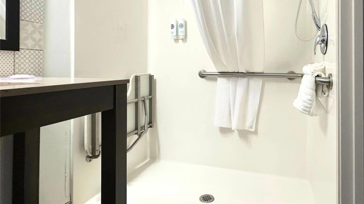 Comfort Inn & Suites Cartersville Suite