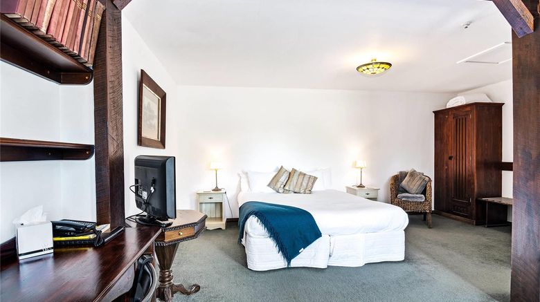 <b>The Honest Lawyer, Ascend Hotel Coll Suite</b>. Images powered by <a href="https://iceportal.shijigroup.com/" title="IcePortal" target="_blank">IcePortal</a>.