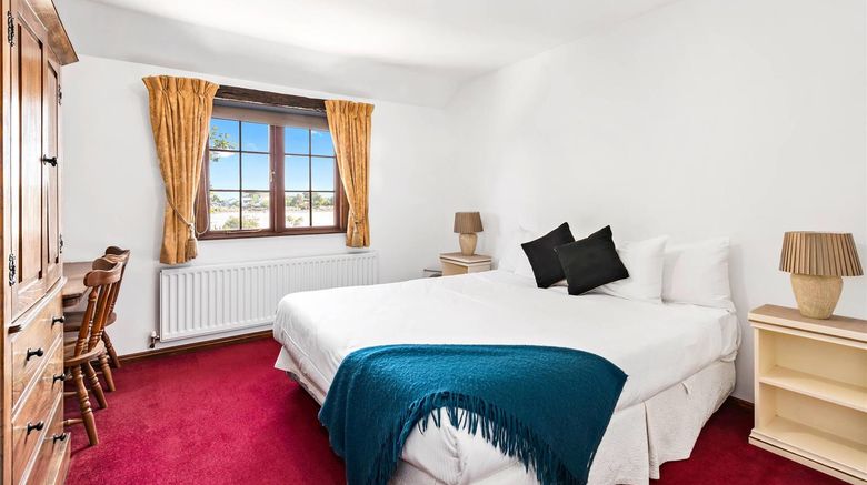 <b>The Honest Lawyer, Ascend Hotel Coll Room</b>. Images powered by <a href="https://iceportal.shijigroup.com/" title="IcePortal" target="_blank">IcePortal</a>.