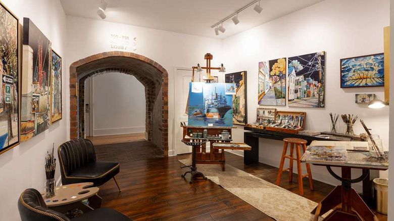 <b>The Vendue Suite</b>. Images powered by <a href="https://iceportal.shijigroup.com/" title="IcePortal" target="_blank">IcePortal</a>.