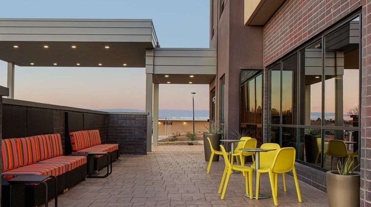 Home2 Suites by Hilton Carlsbad Exterior