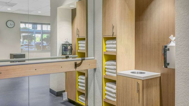 <b>Tru by Hilton Lathrop Health</b>. Images powered by <a href="https://iceportal.shijigroup.com/" title="IcePortal" target="_blank">IcePortal</a>.