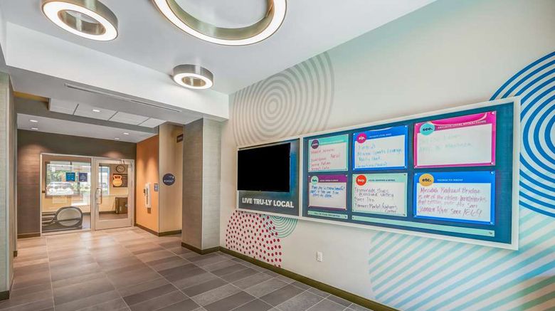 <b>Tru by Hilton Lathrop Lobby</b>. Images powered by <a href="https://iceportal.shijigroup.com/" title="IcePortal" target="_blank">IcePortal</a>.