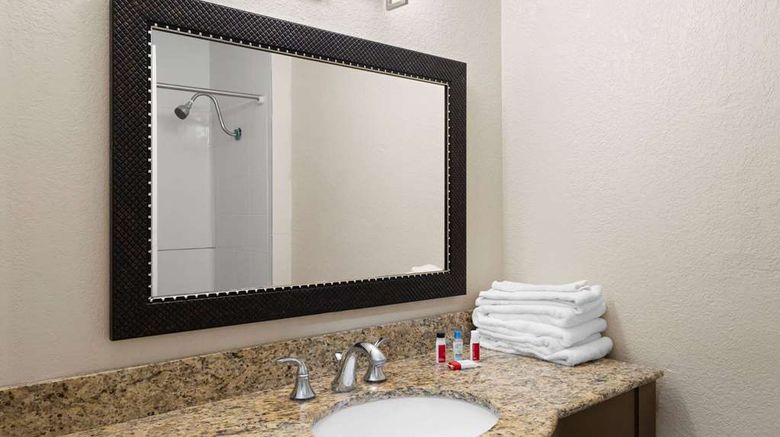 <b>Travelodge by Wyndham Gaylord Room</b>. Images powered by <a href="https://iceportal.shijigroup.com/" title="IcePortal" target="_blank">IcePortal</a>.