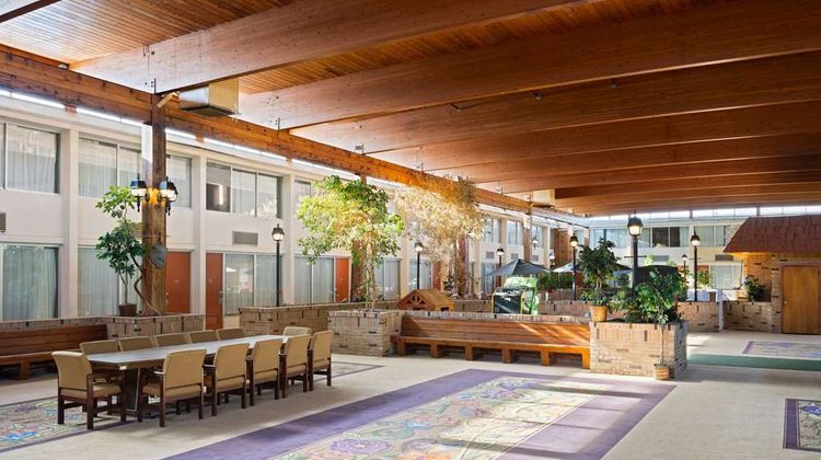 Travelodge by Wyndham Gaylord Lobby