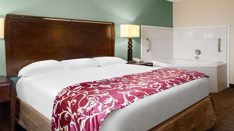 <b>Travelodge by Wyndham Gaylord Suite</b>. Images powered by <a href="https://iceportal.shijigroup.com/" title="IcePortal" target="_blank">IcePortal</a>.