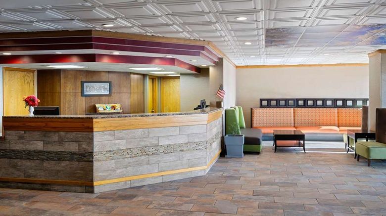 <b>Travelodge by Wyndham Gaylord Lobby</b>. Images powered by <a href="https://iceportal.shijigroup.com/" title="IcePortal" target="_blank">IcePortal</a>.