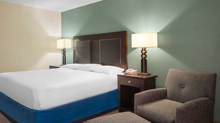 Travelodge by Wyndham Gaylord Room