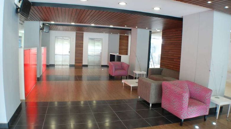 <b>Ramada by Wyndham Acapulco Hotel & Stes Lobby</b>. Images powered by <a href="https://iceportal.shijigroup.com/" title="IcePortal" target="_blank">IcePortal</a>.