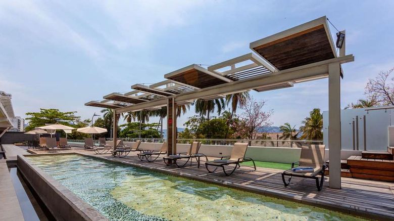 <b>Ramada by Wyndham Acapulco Hotel & Stes Pool</b>. Images powered by <a href="https://iceportal.shijigroup.com/" title="IcePortal" target="_blank">IcePortal</a>.