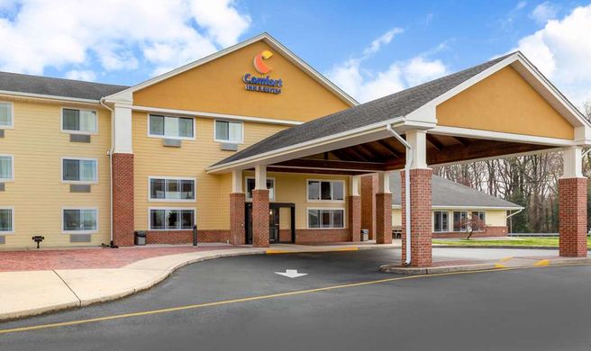 Comfort Inn And Suites Milford Exterior