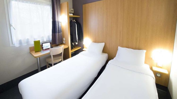 Kyriad Direct Clermont Ferrand N Gerzat Room