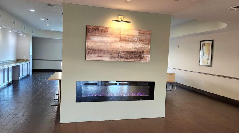 <b>Days Inn & Suites West Energy Corridor Lobby</b>. Images powered by <a href="https://iceportal.shijigroup.com/" title="IcePortal" target="_blank">IcePortal</a>.