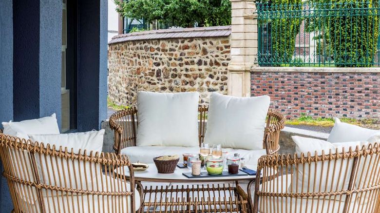 <b>Sure Hotel by Best Western Argentan Exterior</b>. Images powered by <a href="https://iceportal.shijigroup.com/" title="IcePortal" target="_blank">IcePortal</a>.
