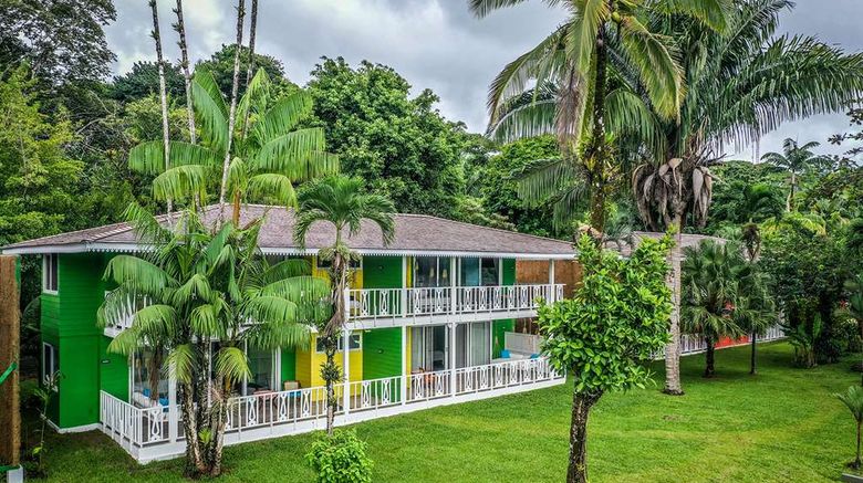 <b>Tortuga Lodge and Gardens Room</b>. Images powered by <a href="https://iceportal.shijigroup.com/" title="IcePortal" target="_blank">IcePortal</a>.