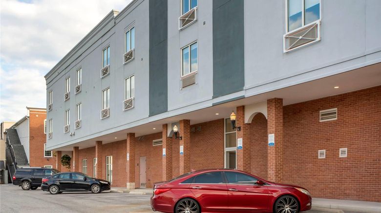 <b>The Inn at Leonardtown Ascend Hotel Coll Exterior</b>. Images powered by <a href="https://iceportal.shijigroup.com/" title="IcePortal" target="_blank">IcePortal</a>.
