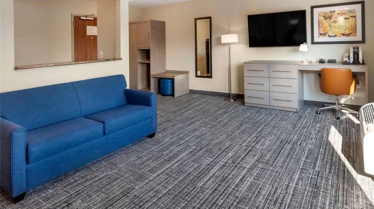 The Inn at Leonardtown Ascend Hotel Coll Suite