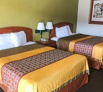 Econo Lodge Room