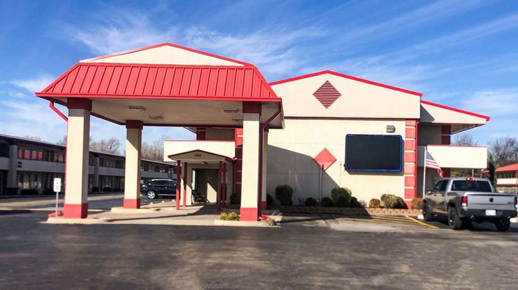 Econo Lodge Exterior