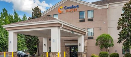 Comfort Suites Exterior