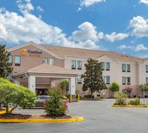 Comfort Suites Exterior