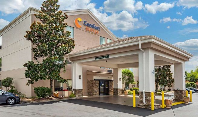Comfort Suites Exterior