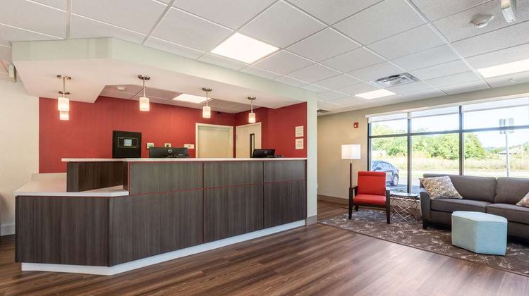 Econo Lodge Dayton North Lobby