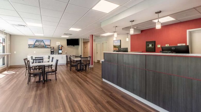 <b>Econo Lodge Dayton North Lobby</b>. Images powered by <a href="https://iceportal.shijigroup.com/" title="IcePortal" target="_blank">IcePortal</a>.