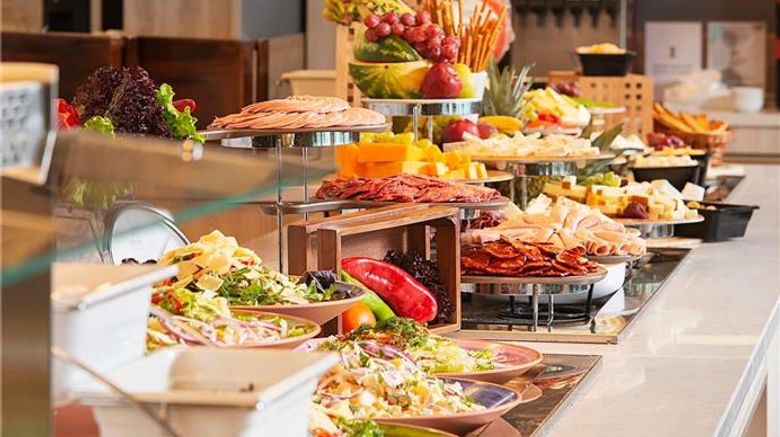 <b>Melia Sunny Beach Restaurant</b>. Images powered by <a href="https://iceportal.shijigroup.com/" title="IcePortal" target="_blank">IcePortal</a>.
