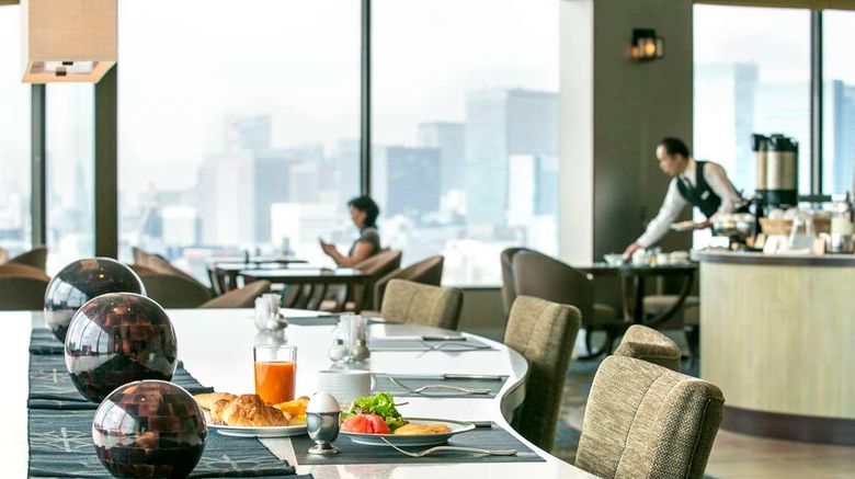 <b>Royal Park Hotel Restaurant</b>. Images powered by <a href="https://iceportal.shijigroup.com/" title="IcePortal" target="_blank">IcePortal</a>.