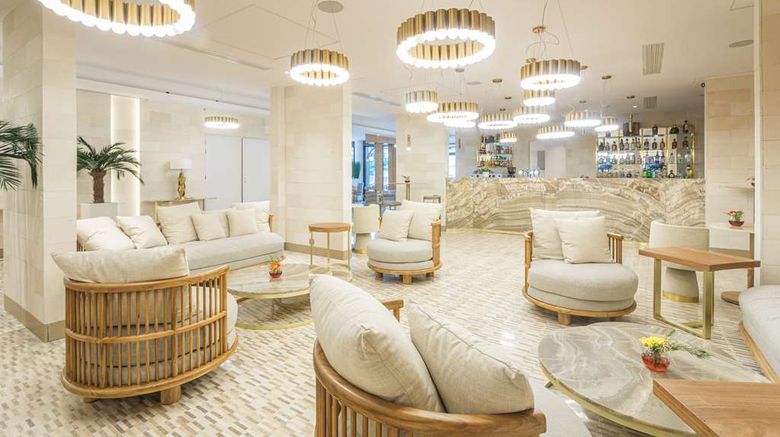 <b>Radisson Hotel Saint Denis, La Reunion Restaurant</b>. Images powered by <a href="https://iceportal.shijigroup.com/" title="IcePortal" target="_blank">IcePortal</a>.