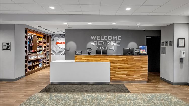 Hampton Inn Buffalo - Amherst Lobby
