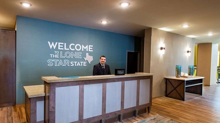 Hampton Inn & Suites Keller Lobby