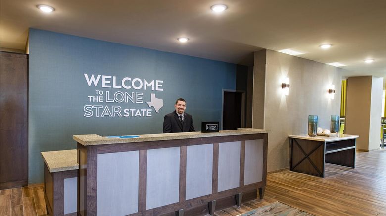 <b>Hampton Inn & Suites Keller Lobby</b>. Images powered by <a href="https://iceportal.shijigroup.com/" title="IcePortal" target="_blank">IcePortal</a>.