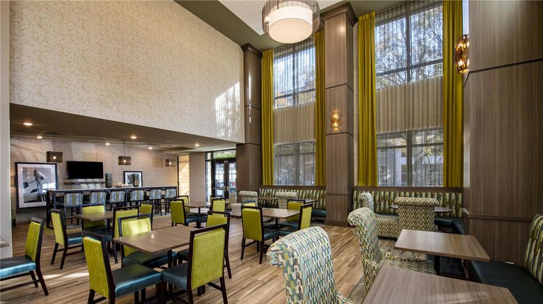 <b>Hampton Inn & Suites Keller Lobby</b>. Images powered by <a href="https://iceportal.shijigroup.com/" title="IcePortal" target="_blank">IcePortal</a>.