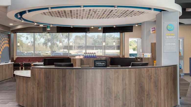 <b>Tru by Hilton Beaufort Lobby</b>. Images powered by <a href="https://iceportal.shijigroup.com/" title="IcePortal" target="_blank">IcePortal</a>.