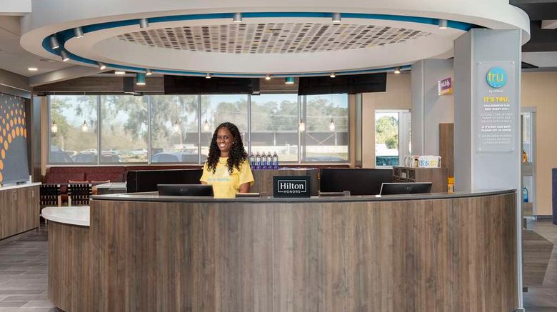 <b>Tru by Hilton Beaufort Lobby</b>. Images powered by <a href="https://iceportal.shijigroup.com/" title="IcePortal" target="_blank">IcePortal</a>.