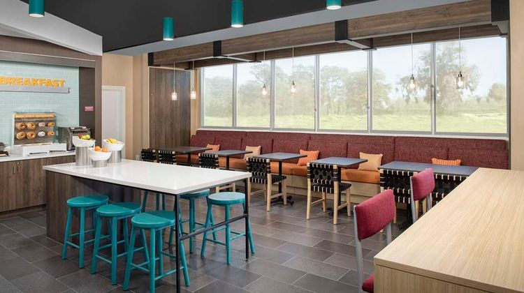 Tru by Hilton Beaufort Restaurant