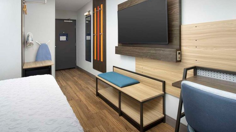 Tru by Hilton Beaufort Room