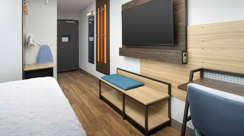 <b>Tru by Hilton Beaufort Room</b>. Images powered by <a href="https://iceportal.shijigroup.com/" title="IcePortal" target="_blank">IcePortal</a>.