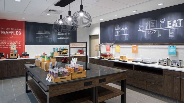 Hampton Inn & Suites Cruise Port Restaurant