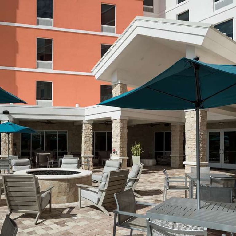 Hampton Inn & Suites Cruise Port
