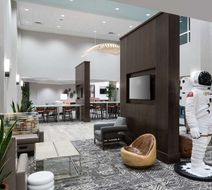 Hampton Inn & Suites Cruise Port Lobby