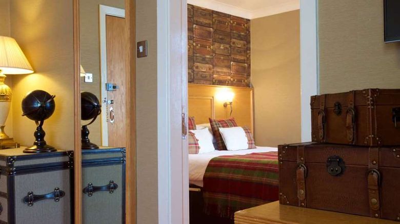 <b>Manchester Inn, Sure Hotel Coll by BW Room</b>. Images powered by <a href="https://iceportal.shijigroup.com/" title="IcePortal" target="_blank">IcePortal</a>.