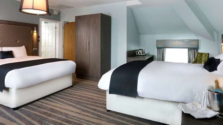 <b>Manchester Inn, Sure Hotel Coll by BW Room</b>. Images powered by <a href="https://iceportal.shijigroup.com/" title="IcePortal" target="_blank">IcePortal</a>.