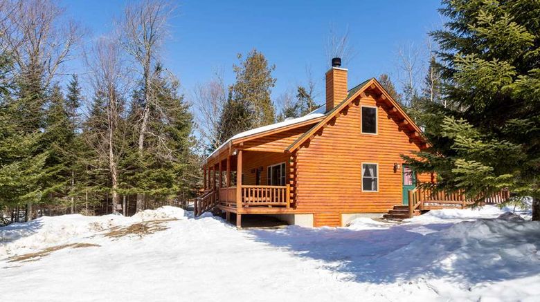 <b>Rangeley Lake Resort, Ramada by Wyndham Suite</b>. Images powered by <a href="https://iceportal.shijigroup.com/" title="IcePortal" target="_blank">IcePortal</a>.