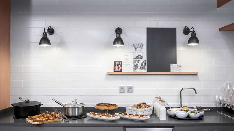 <b>OKKO Hotels Nantes Chateau Restaurant</b>. Images powered by <a href="https://iceportal.shijigroup.com/" title="IcePortal" target="_blank">IcePortal</a>.