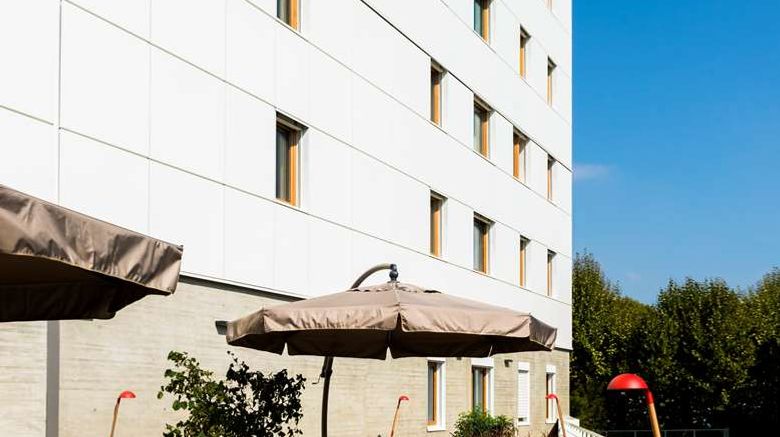 <b>OKKO Hotels Grenoble Jardin Hoche Exterior</b>. Images powered by <a href="https://iceportal.shijigroup.com/" title="IcePortal" target="_blank">IcePortal</a>.