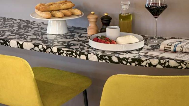<b>OKKO Hotels Paris Gare de l'Est Restaurant</b>. Images powered by <a href="https://iceportal.shijigroup.com/" title="IcePortal" target="_blank">IcePortal</a>.