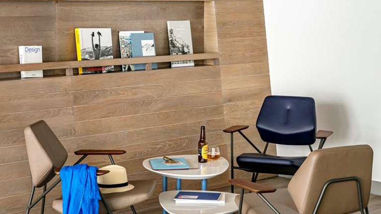 <b>OKKO Hotels Toulon Centre Restaurant</b>. Images powered by <a href="https://iceportal.shijigroup.com/" title="IcePortal" target="_blank">IcePortal</a>.